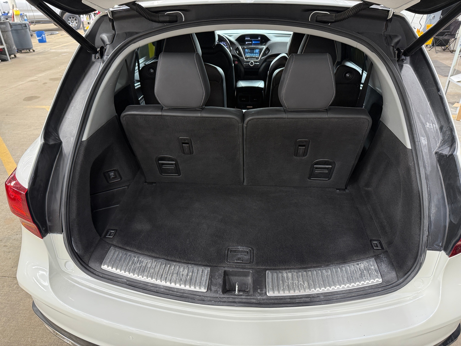 Thumbnail: 2018 Acura MDX - 6