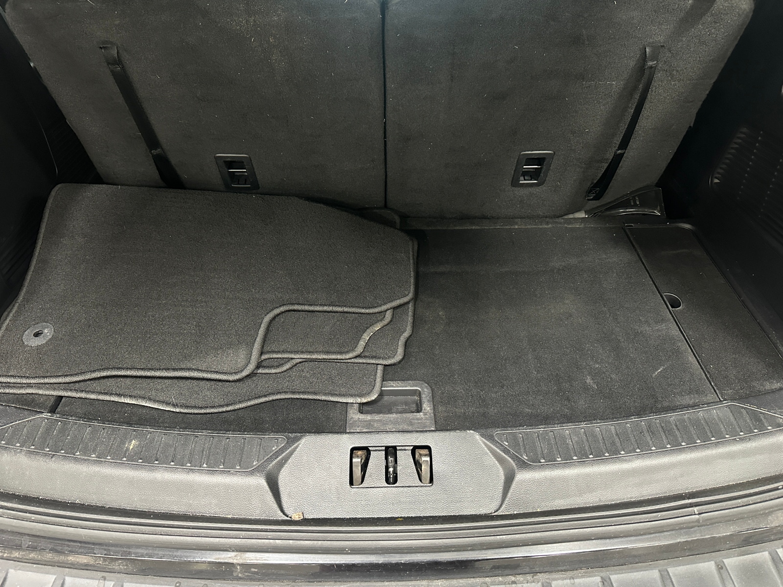 Thumbnail: 2022 Ford Explorer - 7