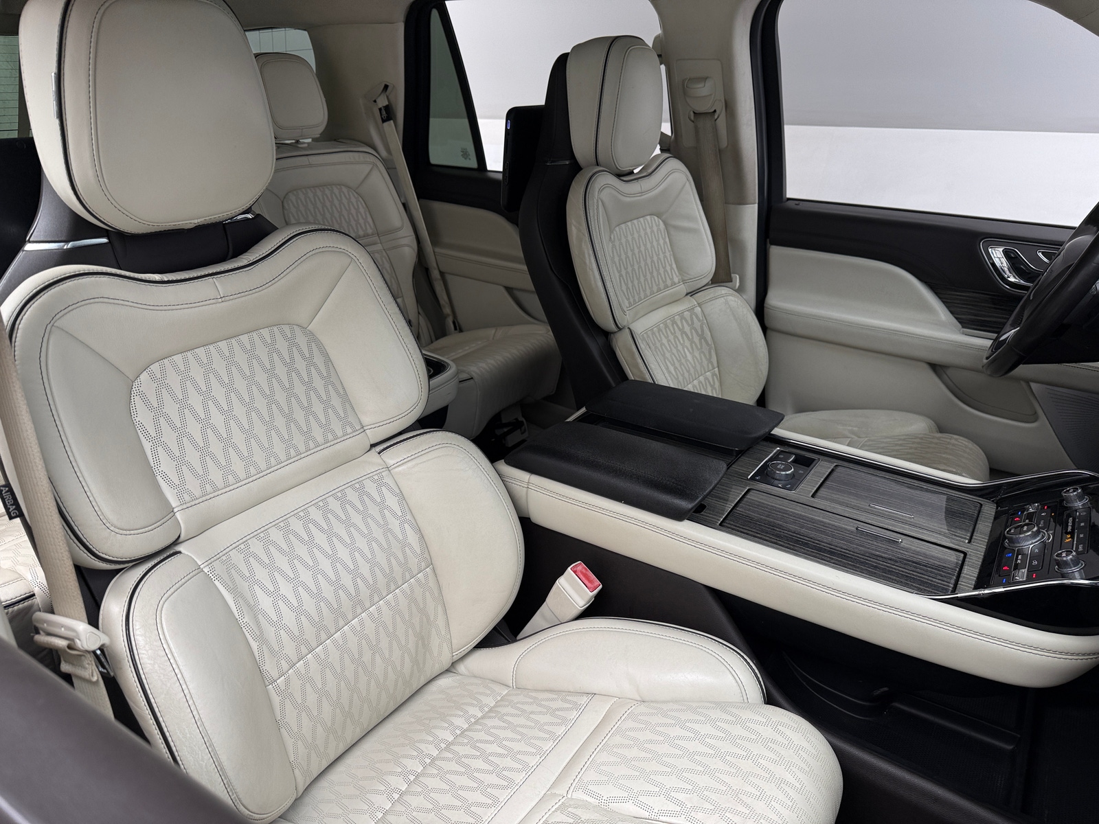 Thumbnail: 2020 Lincoln Navigator - 2