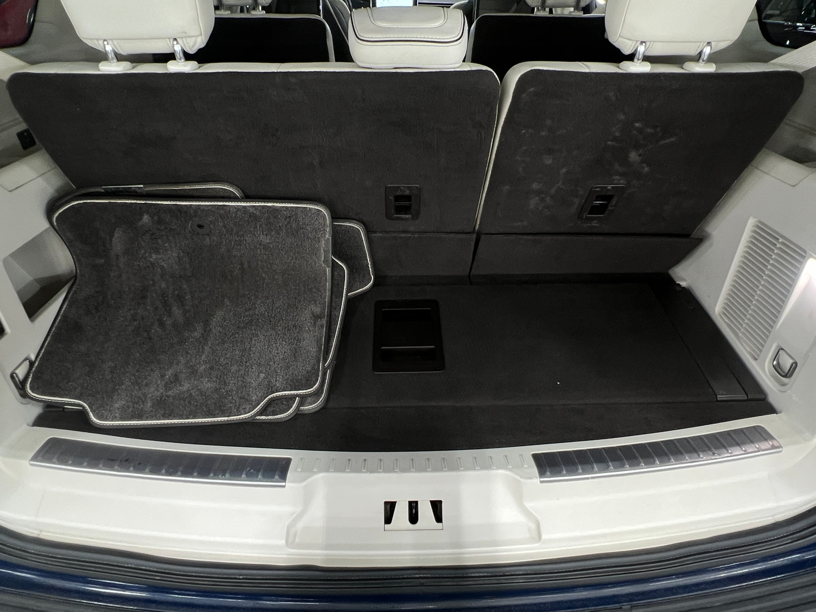 Thumbnail: 2020 Lincoln Navigator - 7