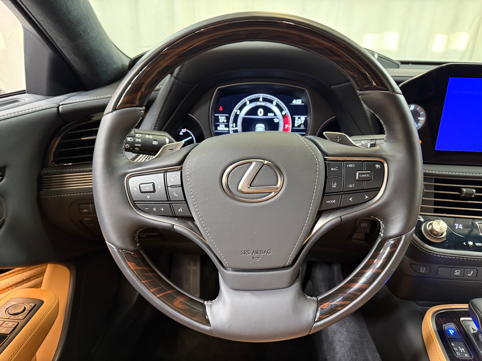 Thumbnail: 2023 Lexus LS - 4