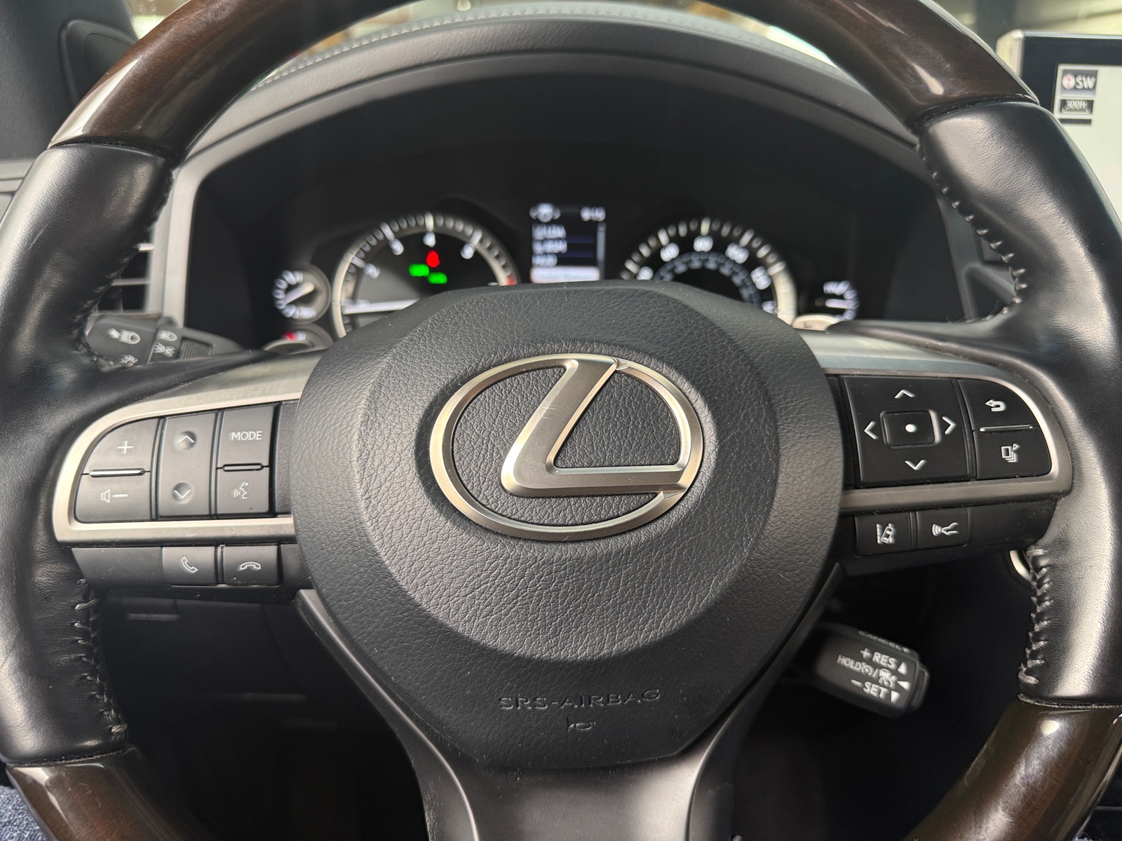 Thumbnail: 2020 Lexus LX - 4