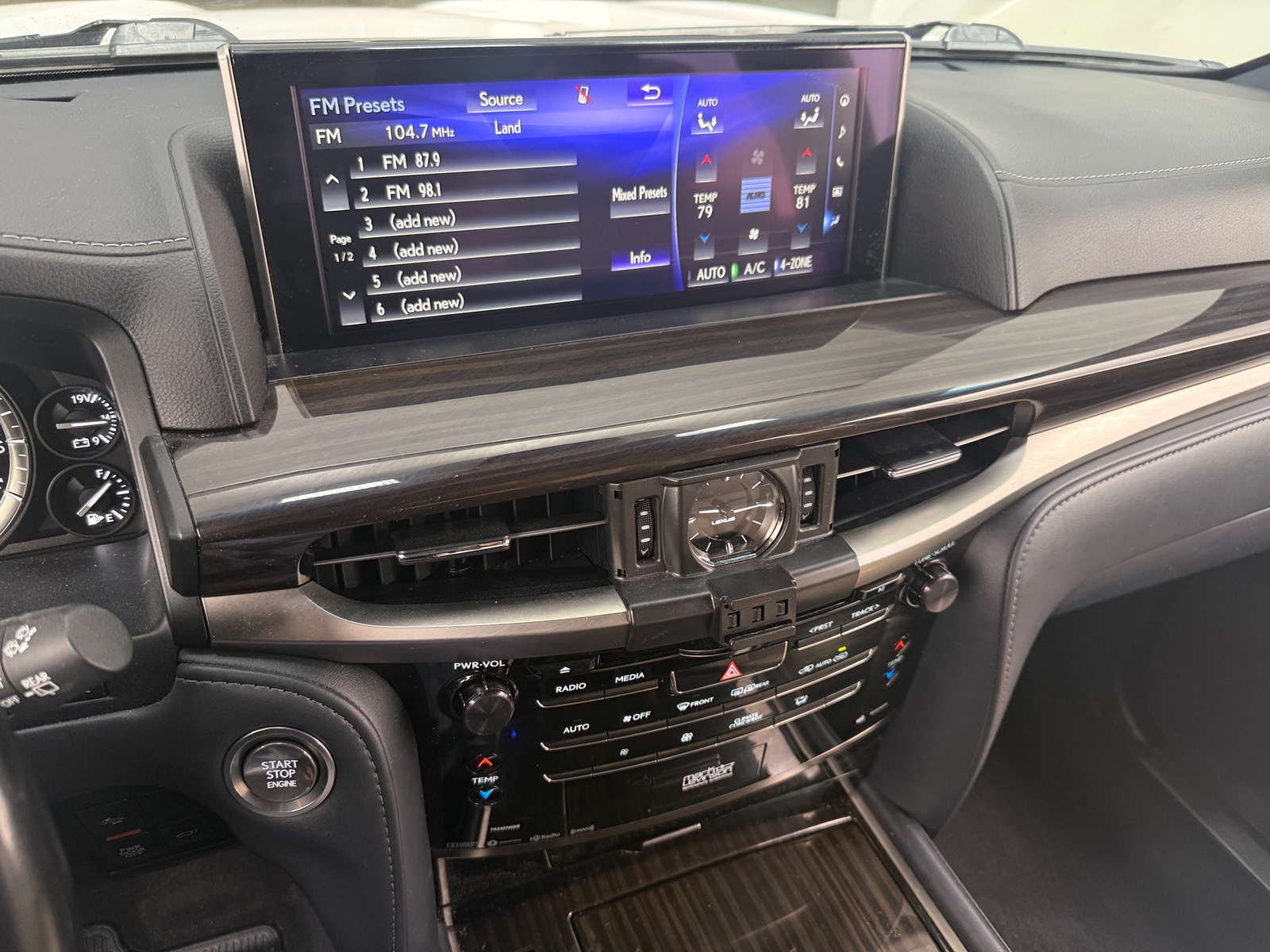 Thumbnail: 2020 Lexus LX - 3