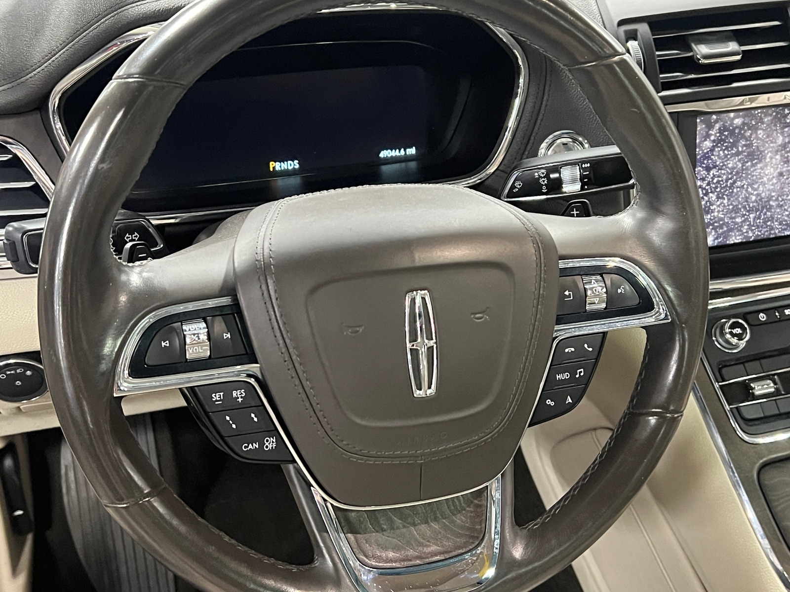 Thumbnail: 2020 Lincoln Continental - 4