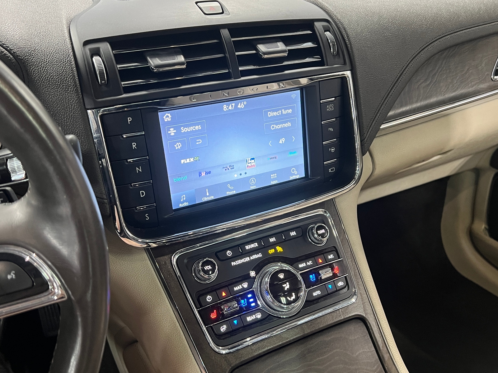 Thumbnail: 2020 Lincoln Continental - 3