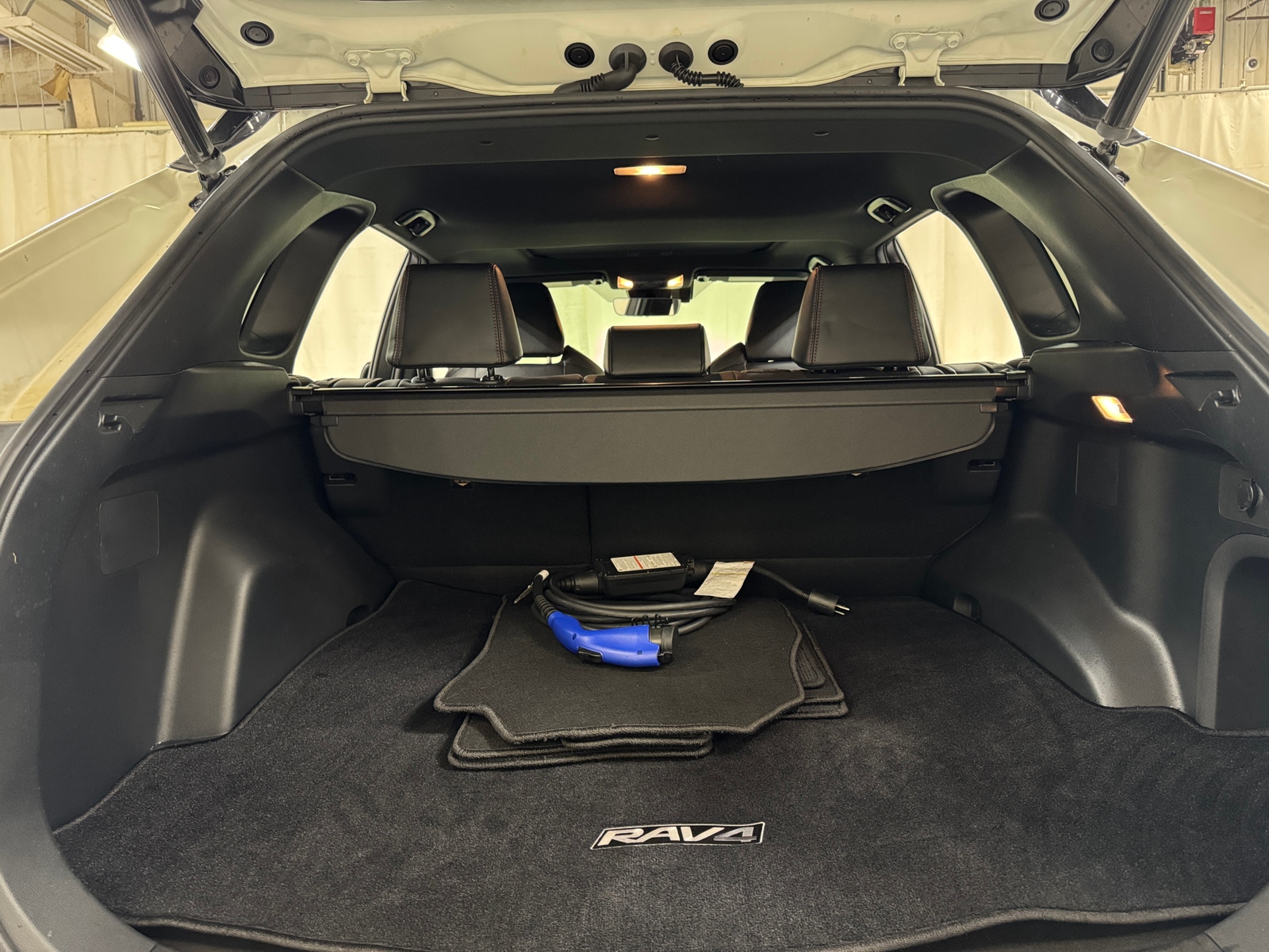 Thumbnail: 2021 Toyota RAV4 - 6