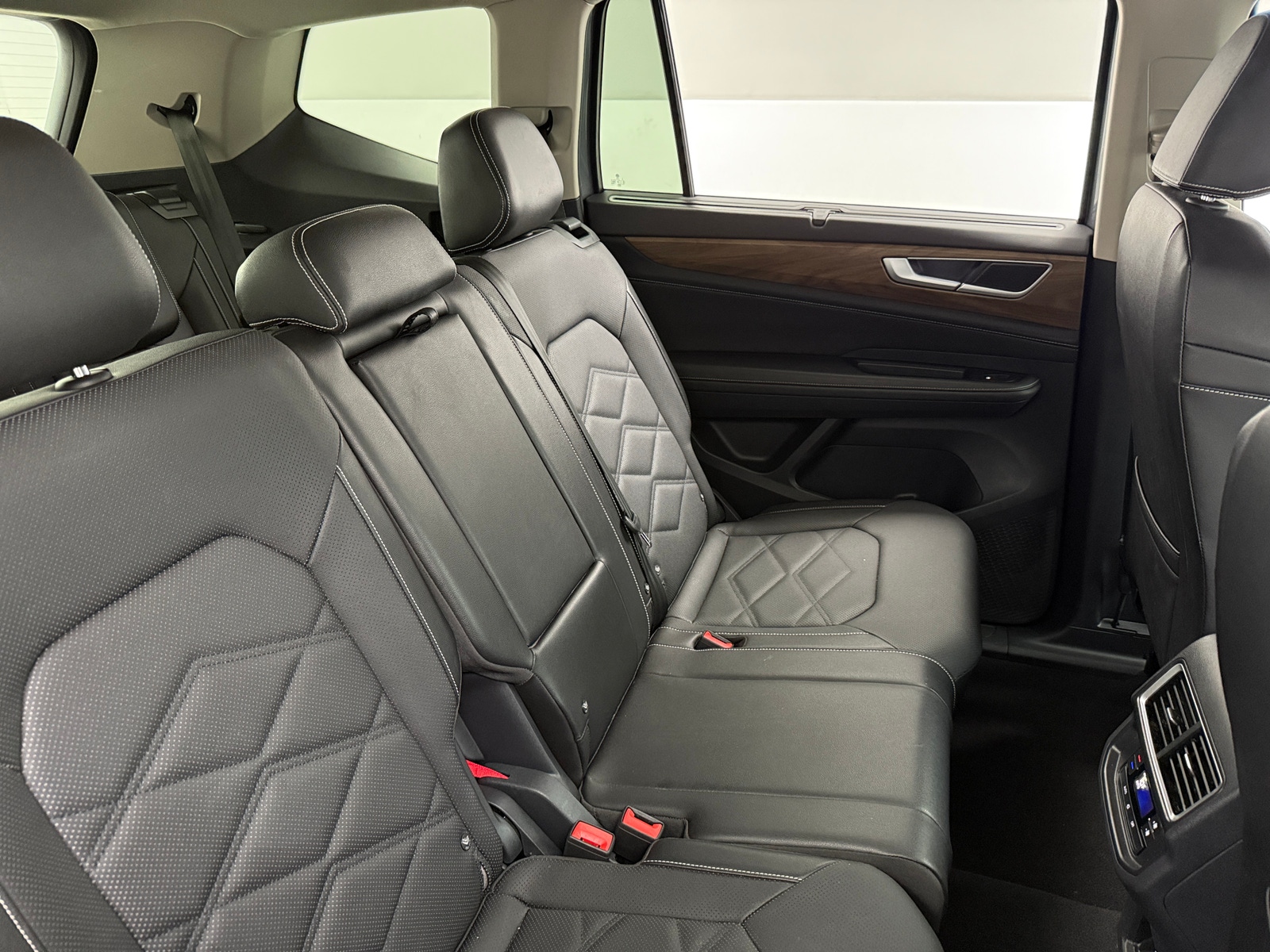 Thumbnail: 2025 Volkswagen Atlas - 5