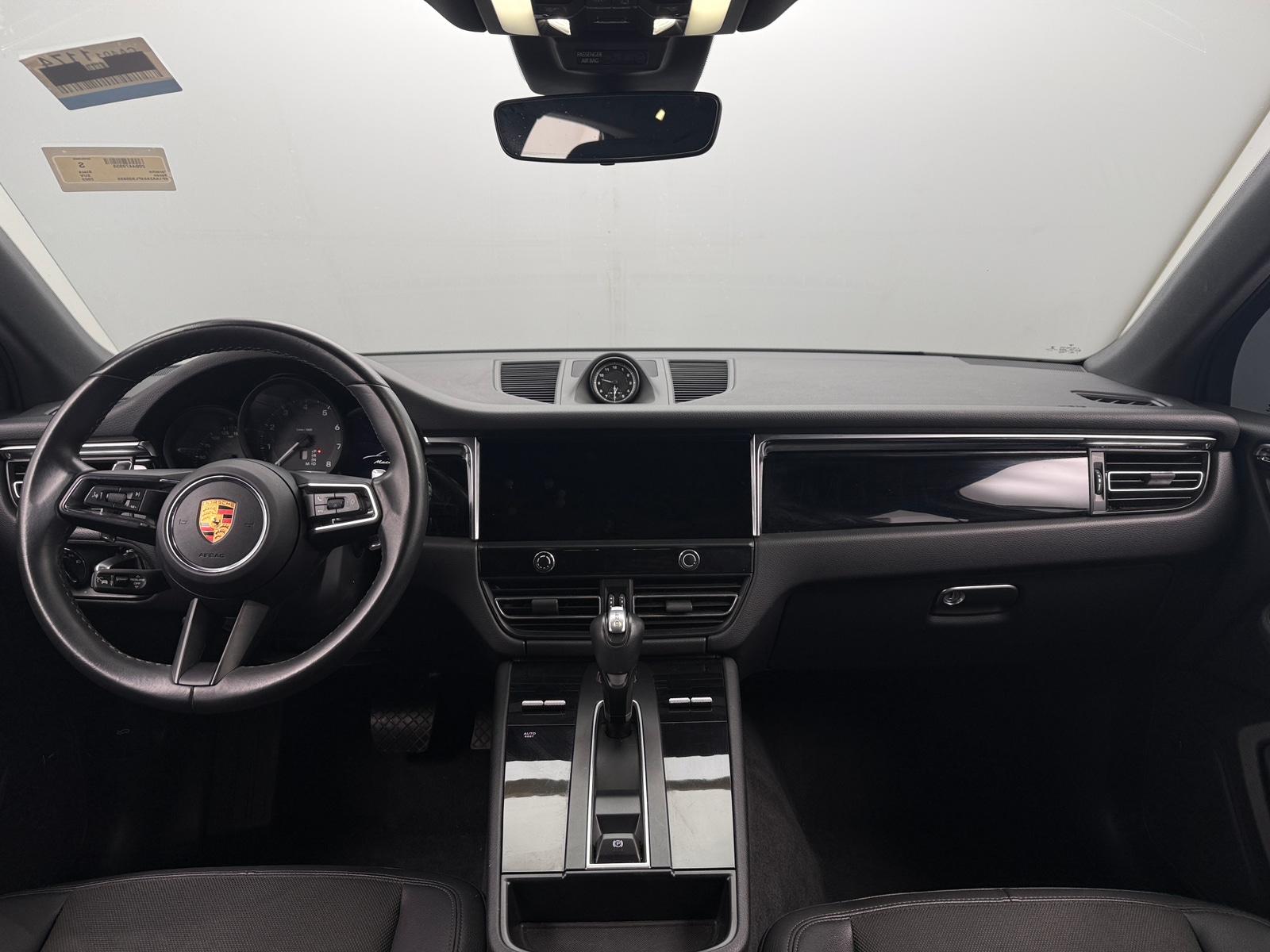 Thumbnail: 2023 Porsche Macan - 3