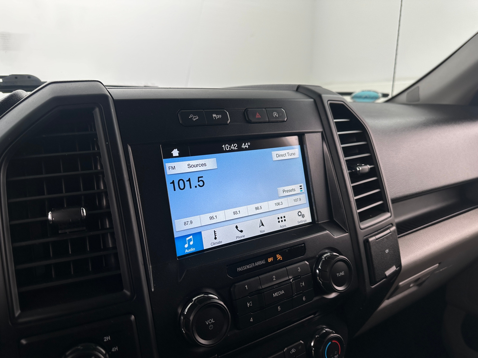 Thumbnail: 2018 Ford Econoline - 4