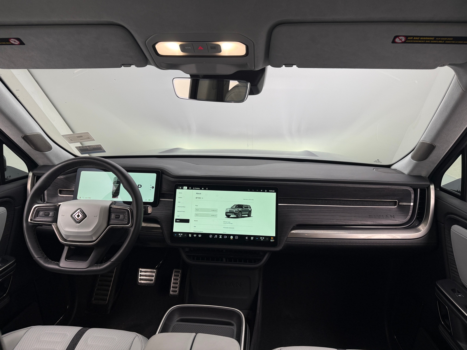 Thumbnail: 2024 Rivian R1S - 2