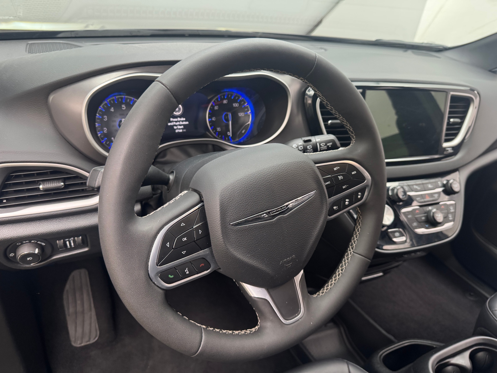 Thumbnail: 2025 Chrysler Pacifica - 4