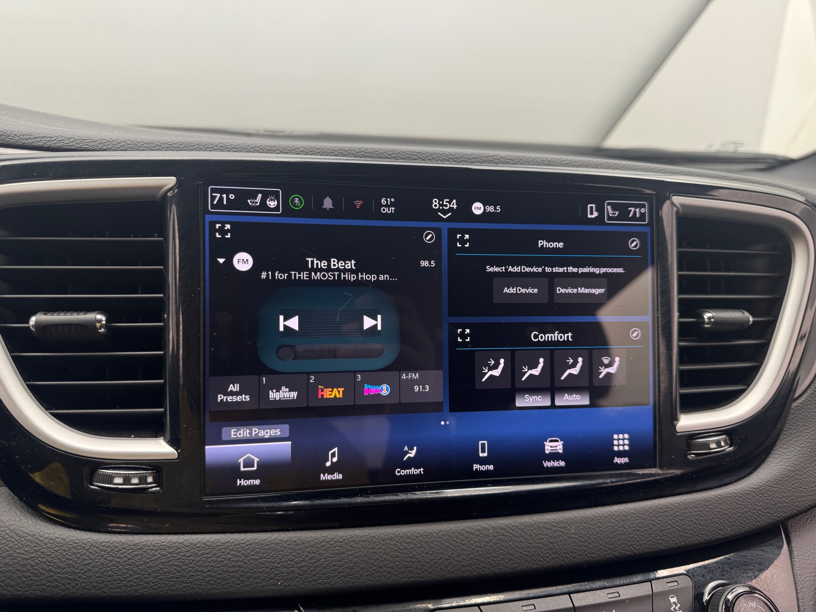 Thumbnail: 2025 Chrysler Pacifica - 3