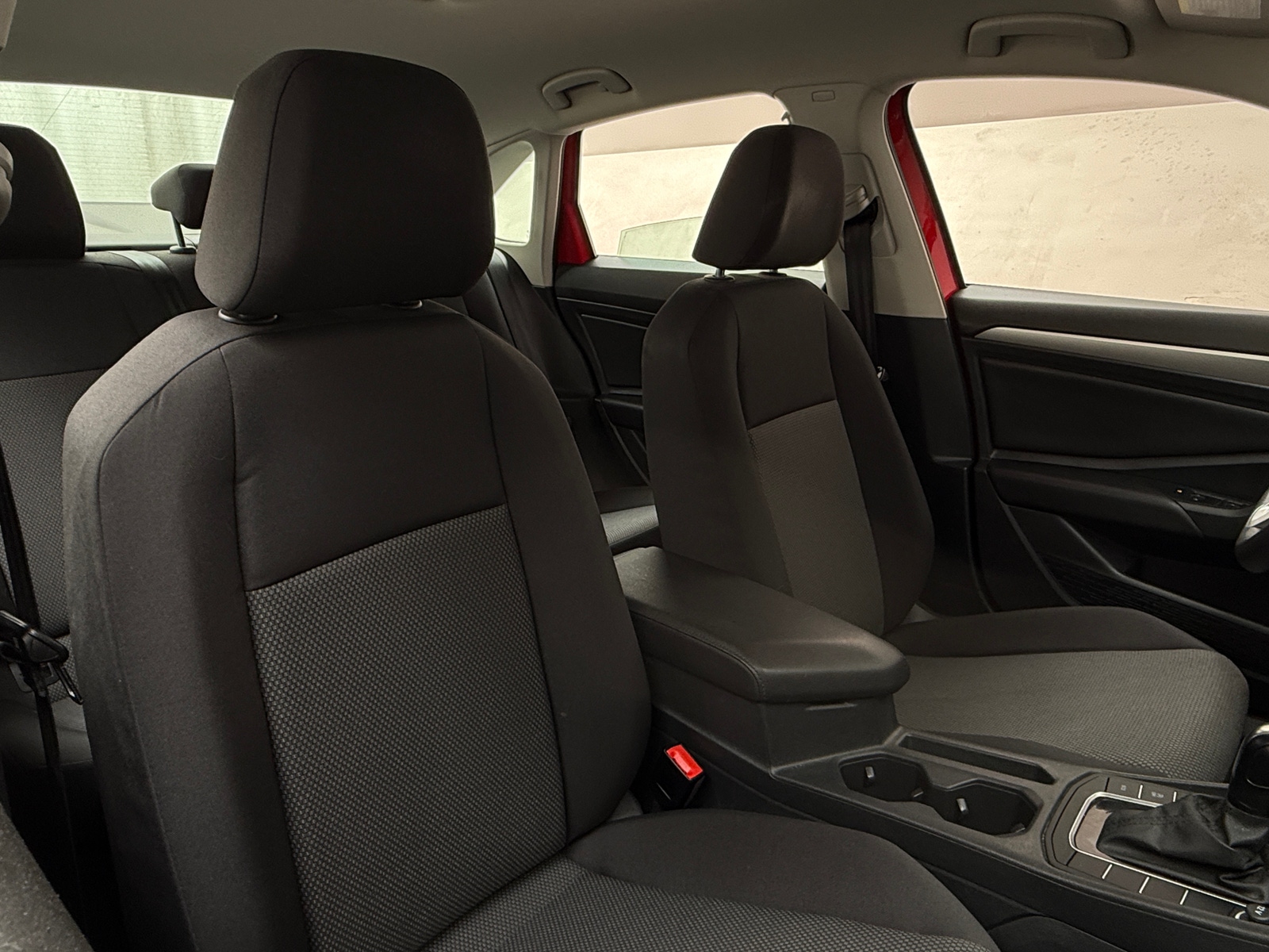 Thumbnail: 2019 Volkswagen Jetta - 2