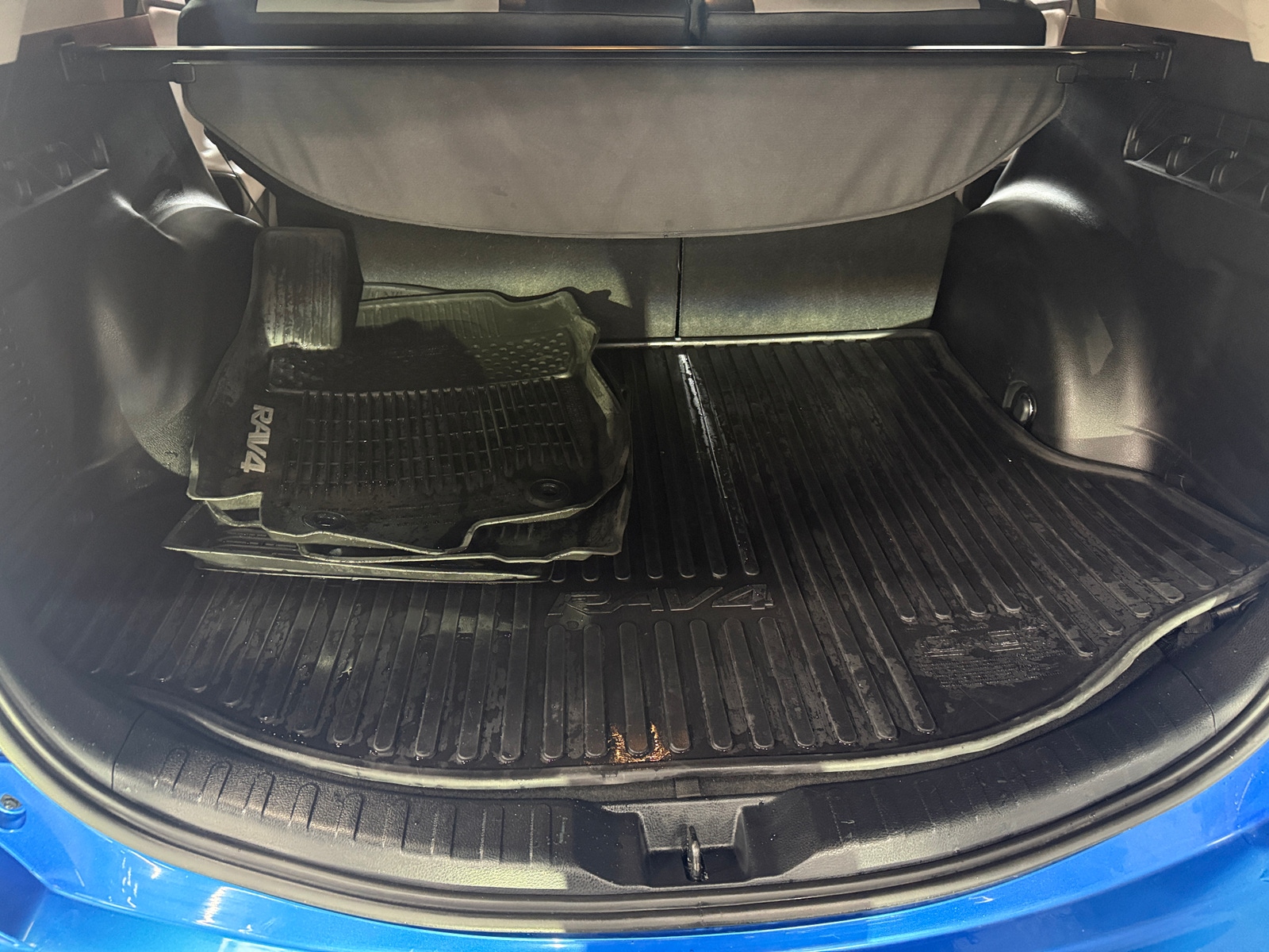 Thumbnail: 2017 Toyota RAV4 - 6