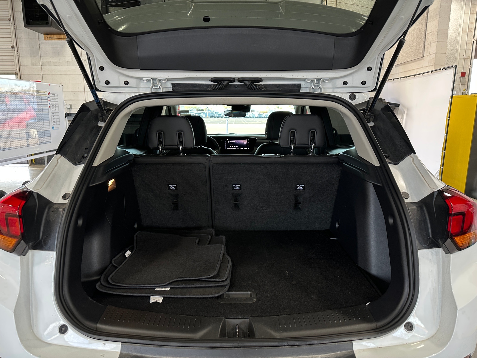 Thumbnail: 2025 Buick Encore GX - 6