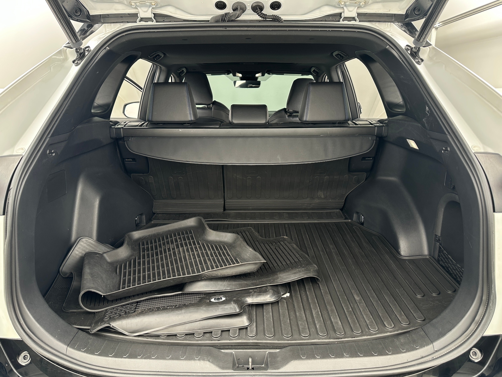 Thumbnail: 2023 Toyota RAV4 - 6