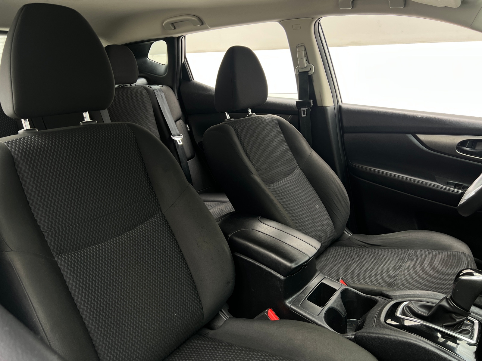 Thumbnail: 2021 Nissan Rogue Sport - 2