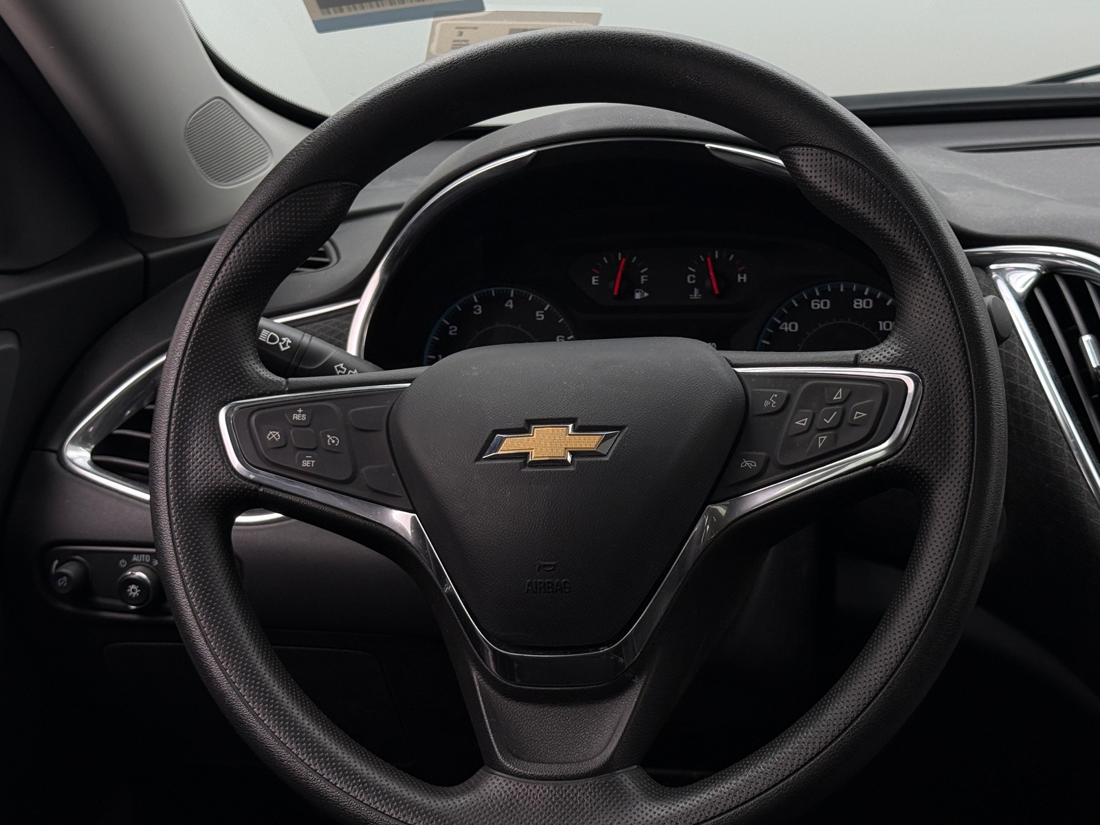 Thumbnail: 2020 Chevrolet Malibu - 5