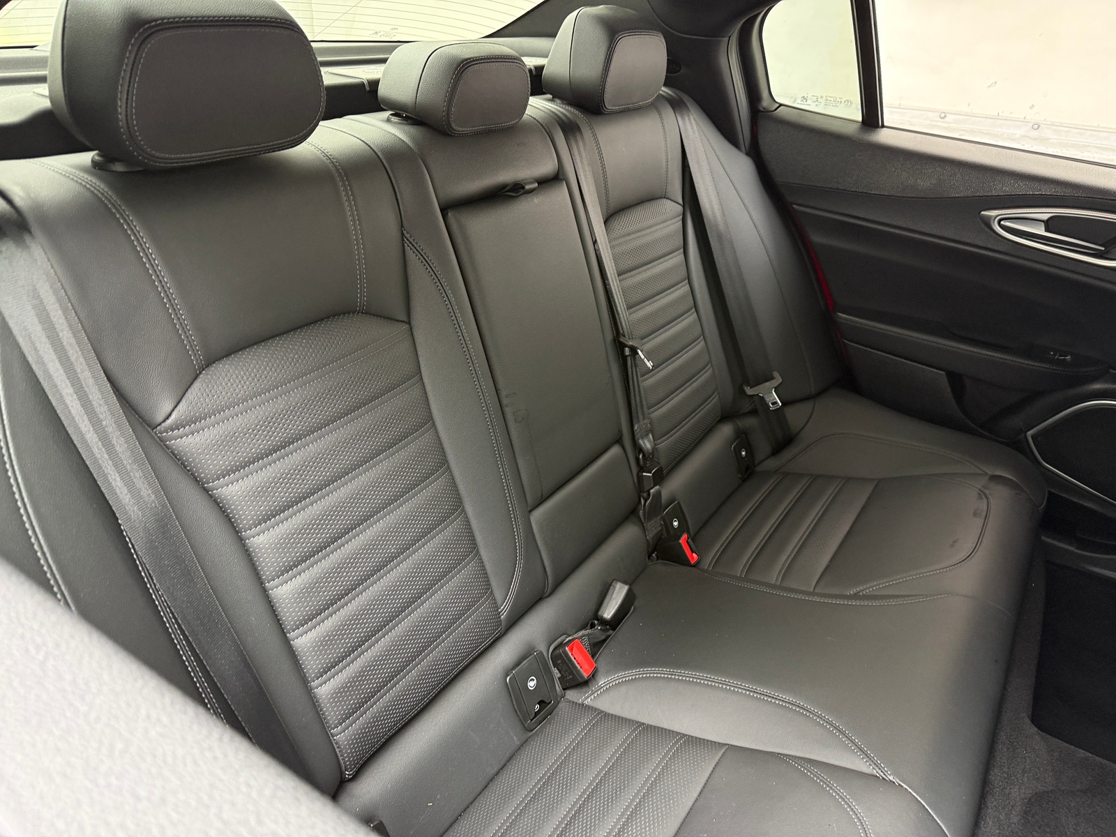 Thumbnail: 2023 Alfa Romeo Giulia - 5