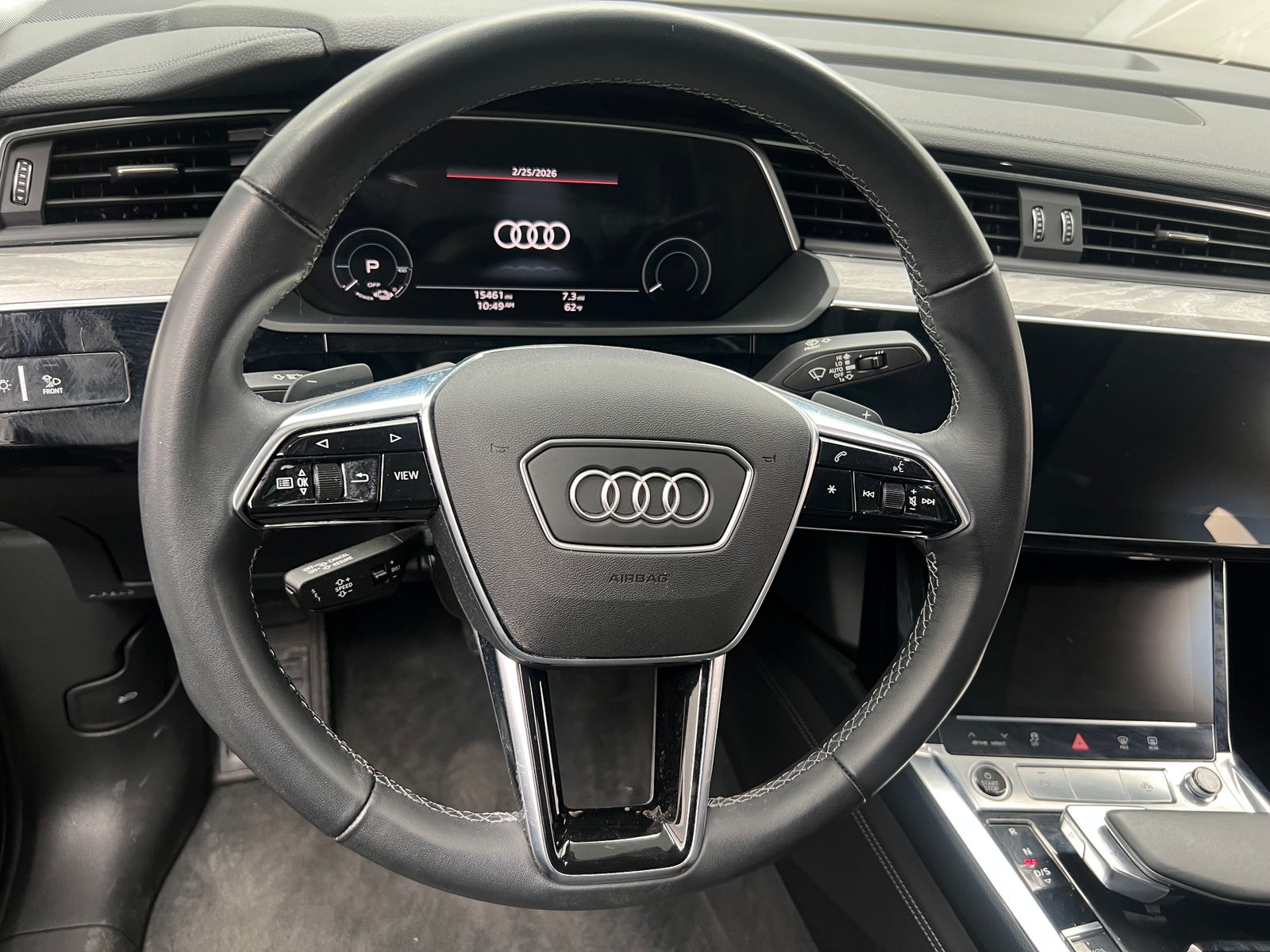 Thumbnail: 2022 Audi e-tron S - 4