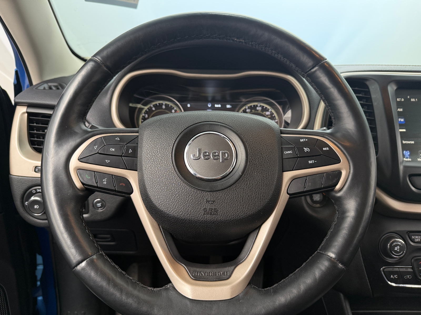 Thumbnail: 2018 Jeep Cherokee - 4