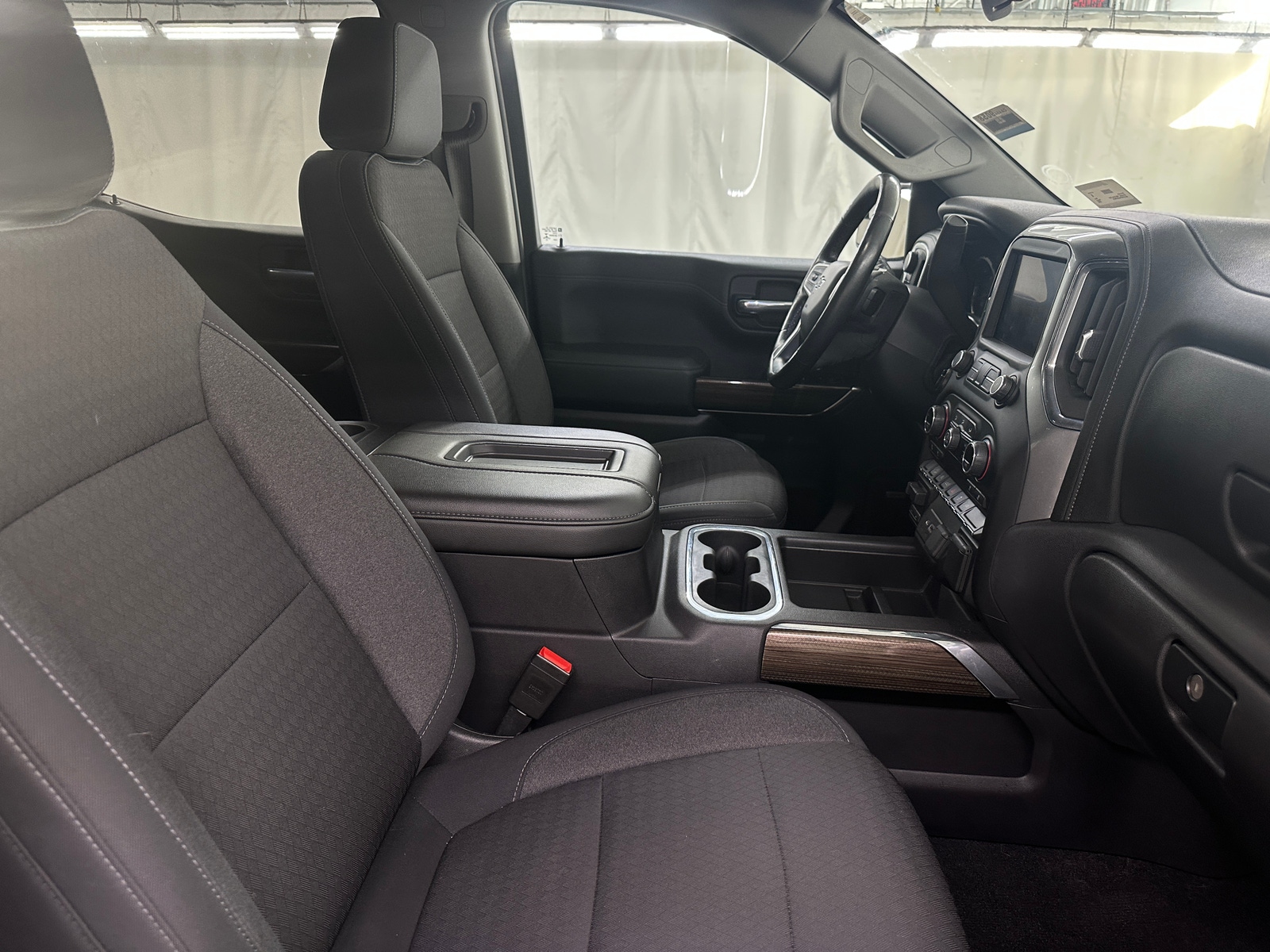 Thumbnail: 2020 Chevrolet Silverado 1500 - 2