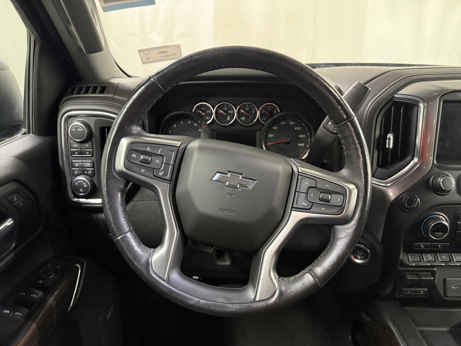 Thumbnail: 2020 Chevrolet Silverado 1500 - 5