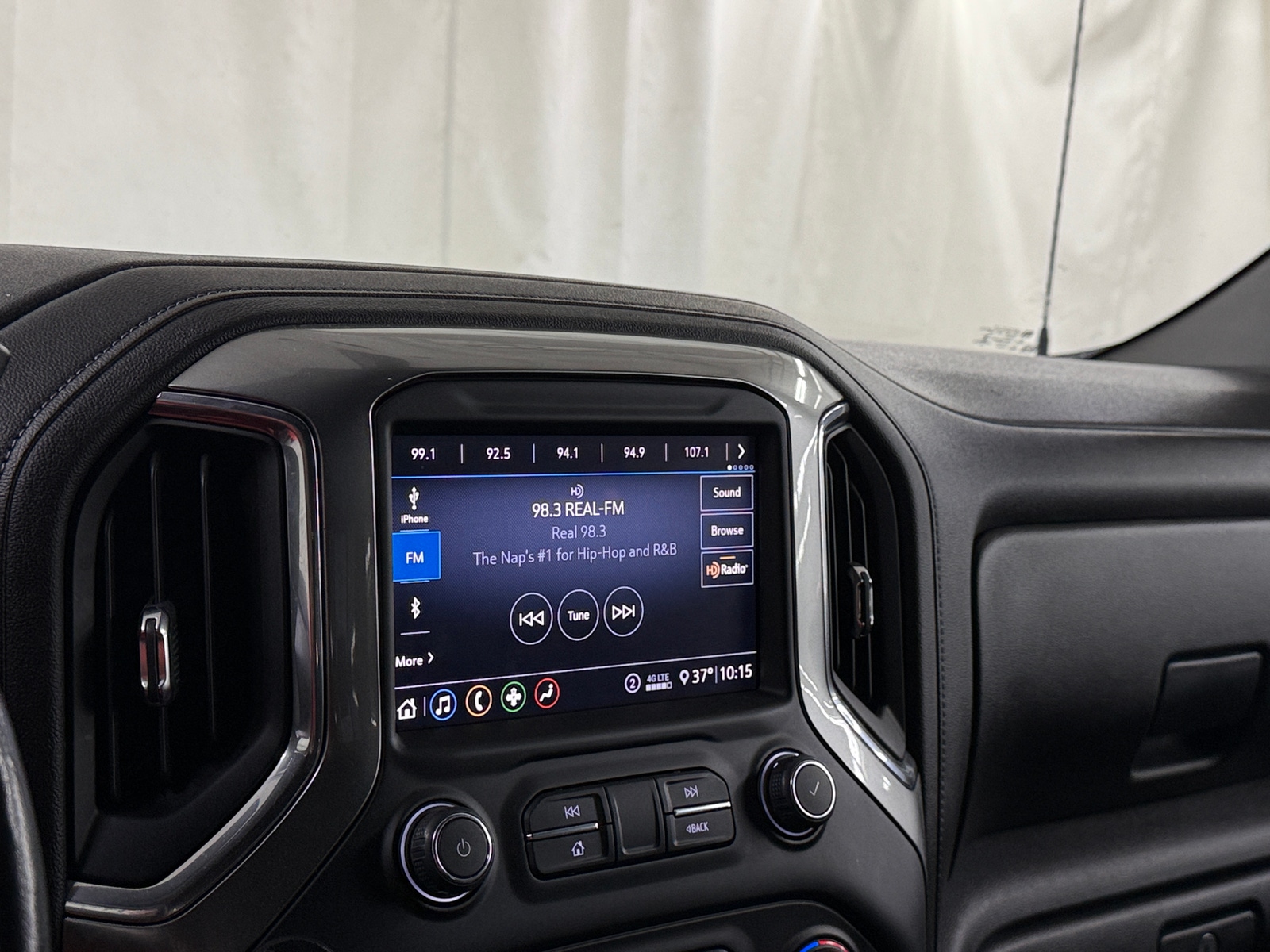 Thumbnail: 2020 Chevrolet Silverado 1500 - 4