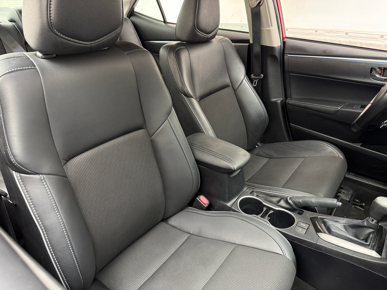 Thumbnail: 2016 Toyota Corolla - 2