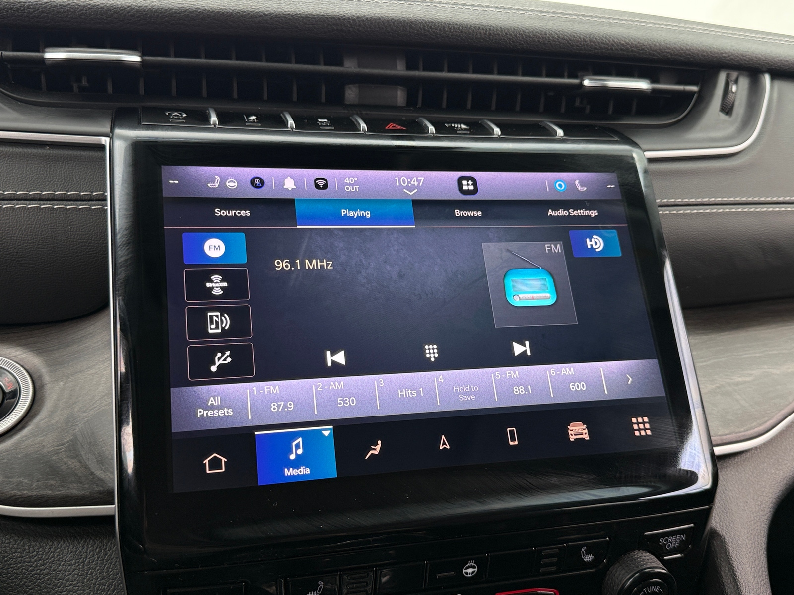 Thumbnail: 2022 Jeep Grand Cherokee - 3