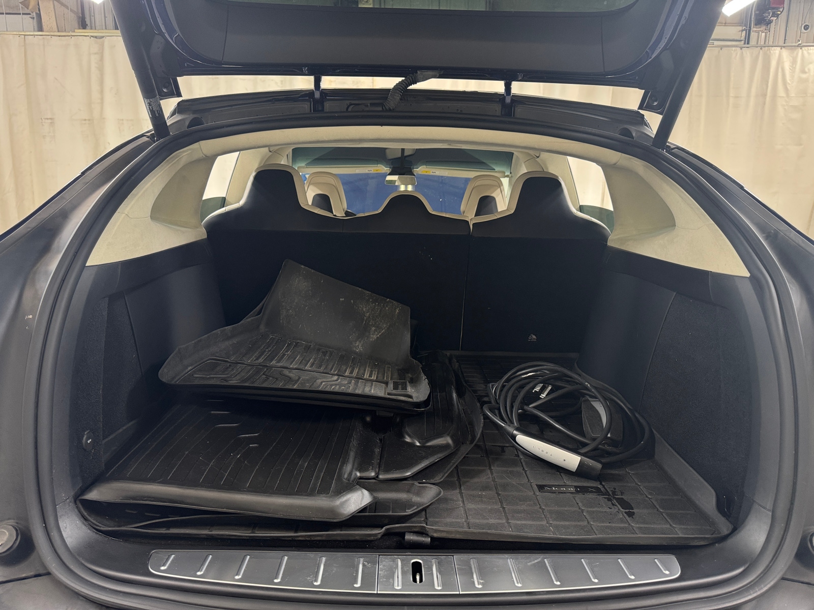 Thumbnail: 2017 Tesla Model X - 6