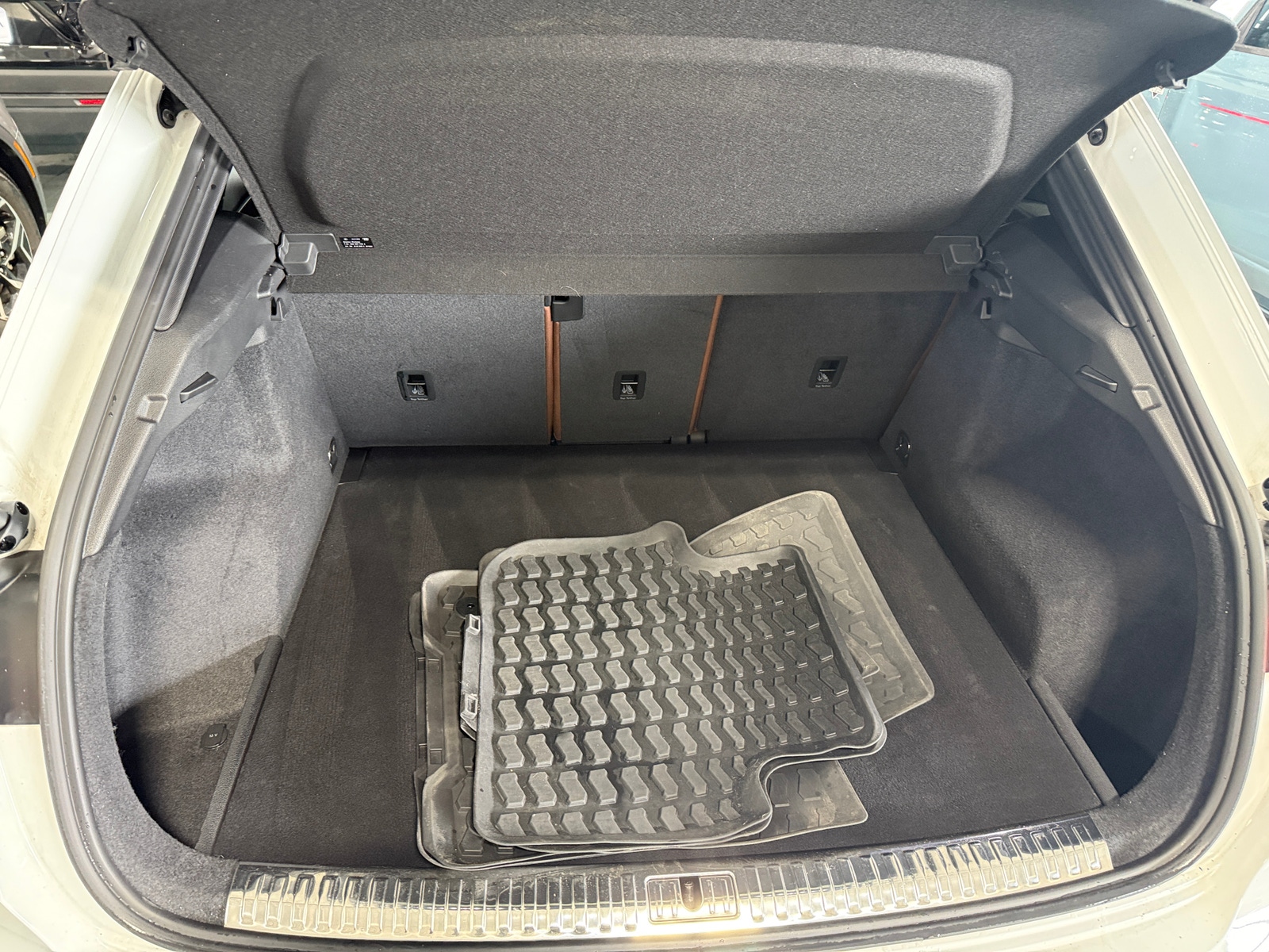 Thumbnail: 2021 Audi Q3 - 6