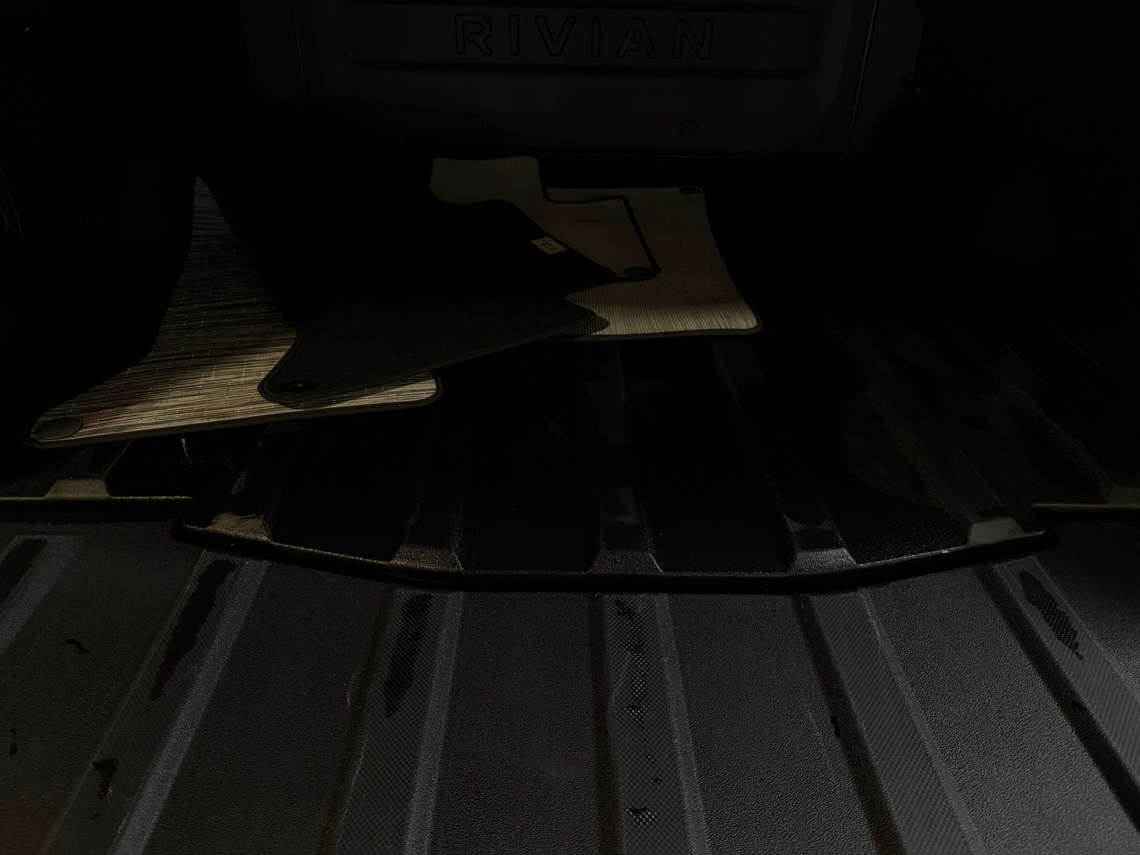Thumbnail: 2025 Rivian R1T - 6