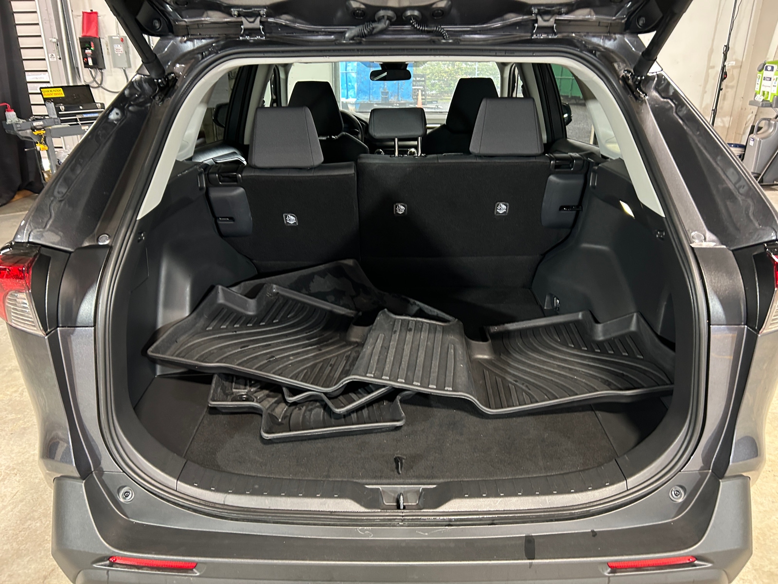 Thumbnail: 2025 Toyota RAV4 - 7