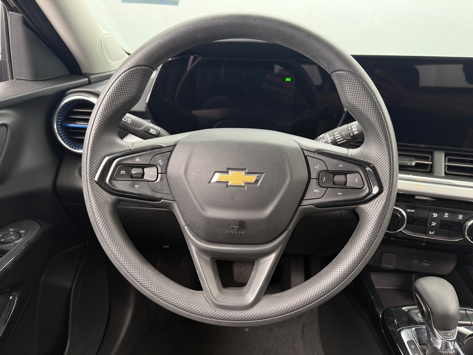 Thumbnail: 2025 Chevrolet Trax - 5