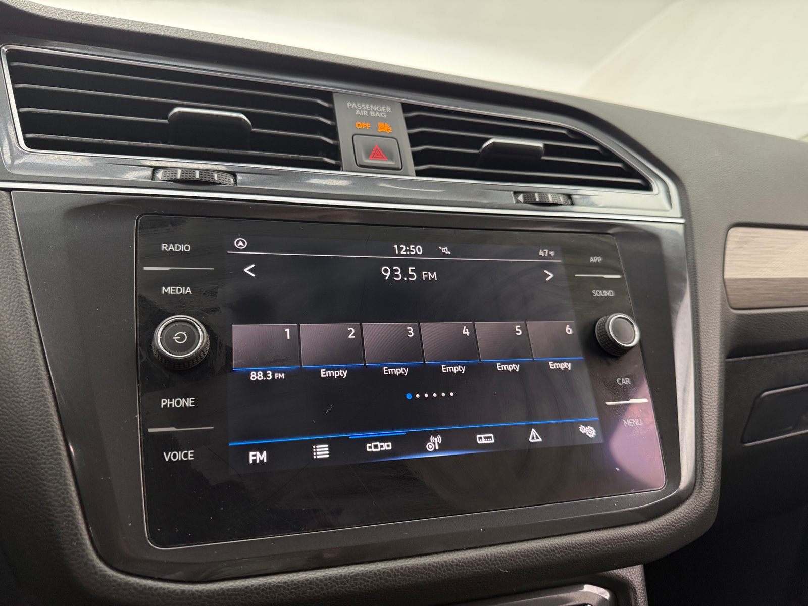 Thumbnail: 2021 Volkswagen Tiguan - 3