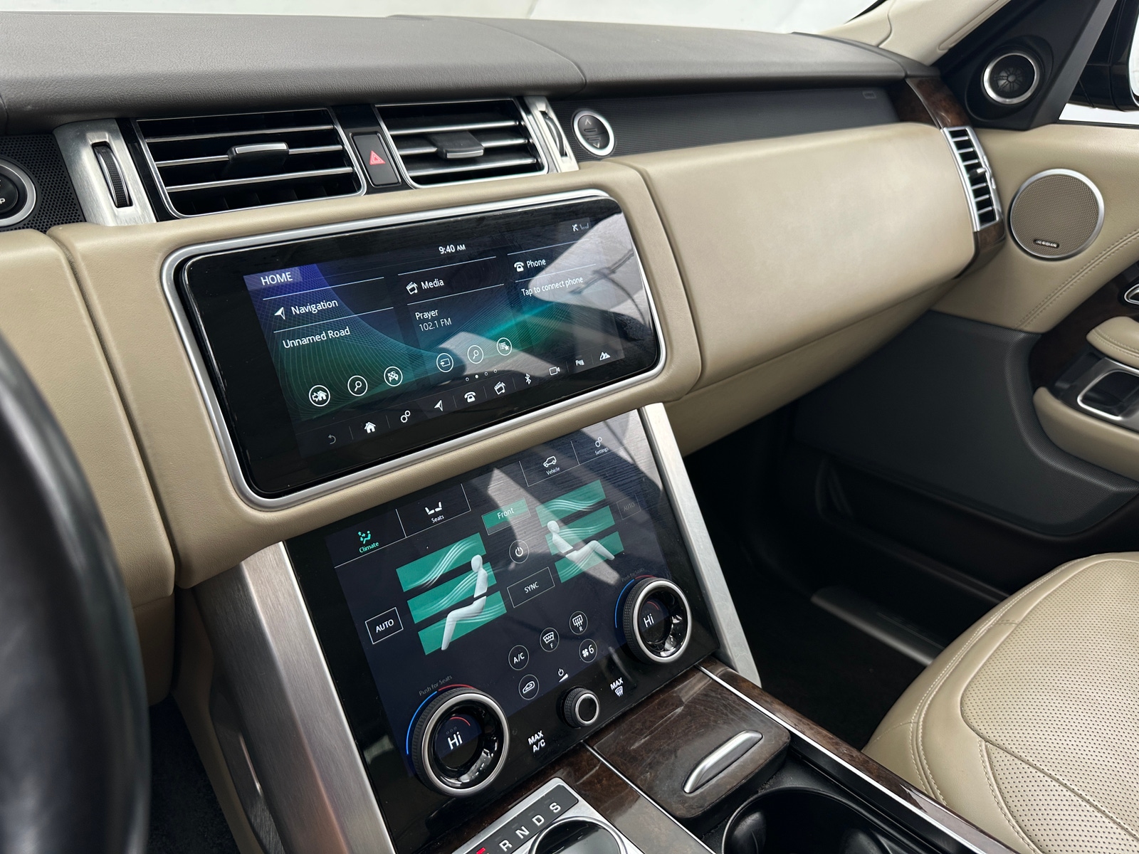 Thumbnail: 2020 Land Rover Range Rover - 3