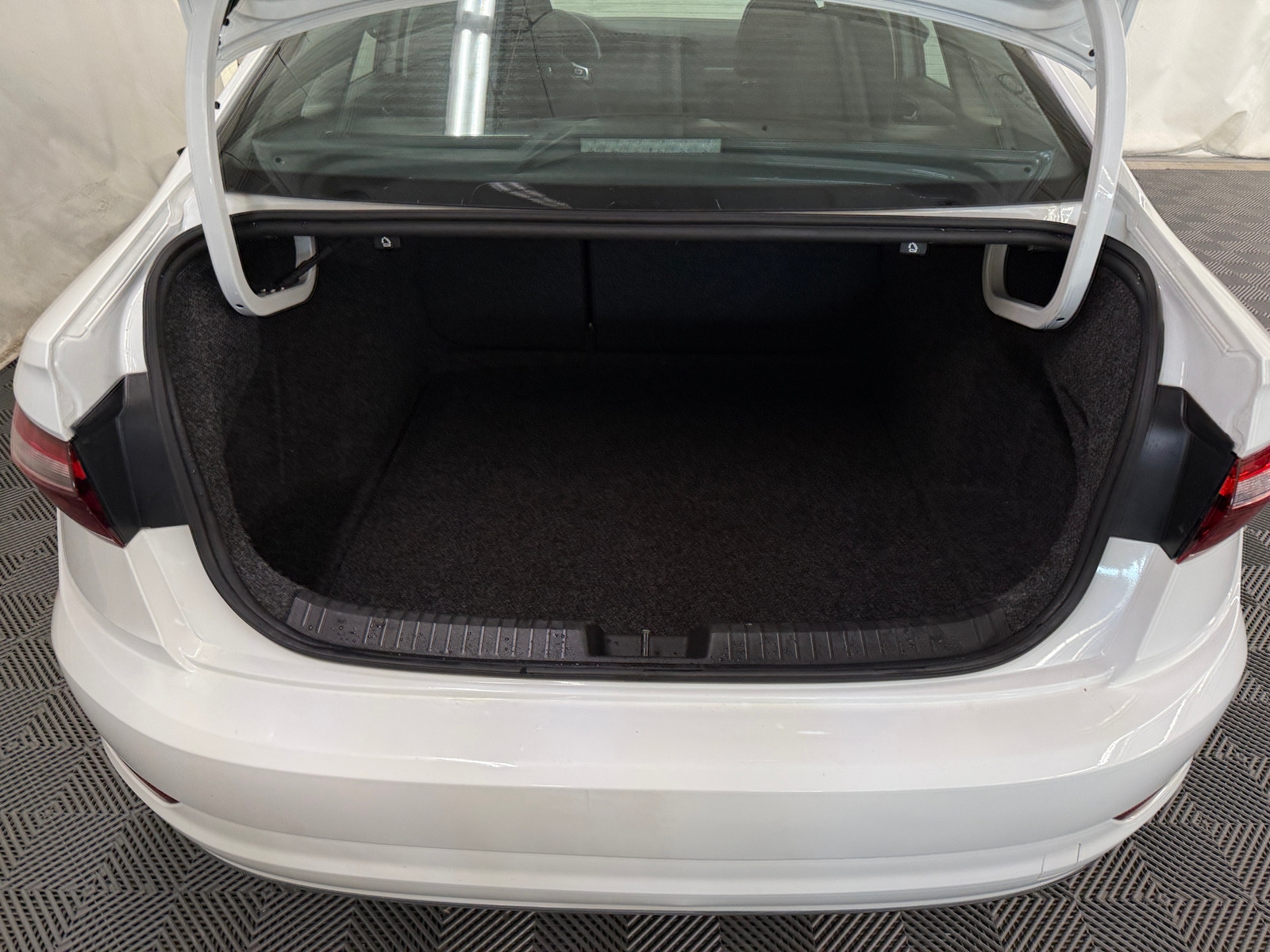 Thumbnail: 2021 Volkswagen Jetta - 7