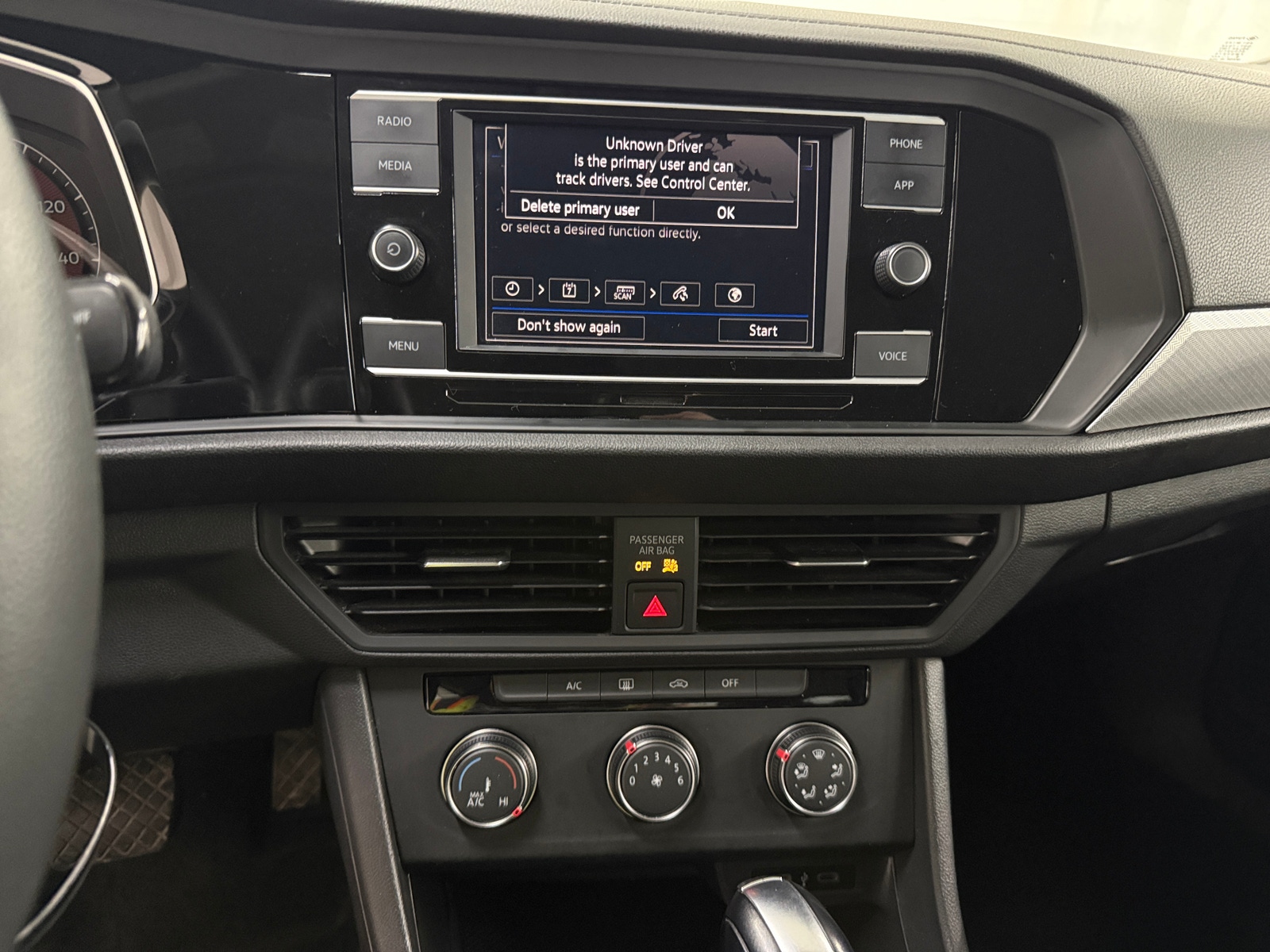 Thumbnail: 2021 Volkswagen Jetta - 4