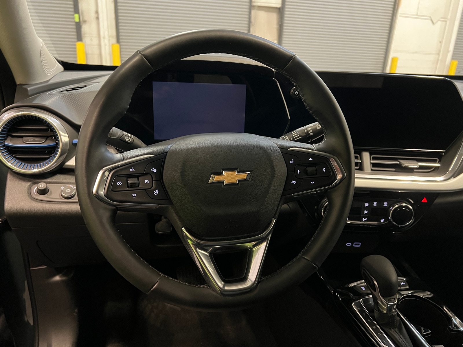 Thumbnail: 2025 Chevrolet Trax - 5