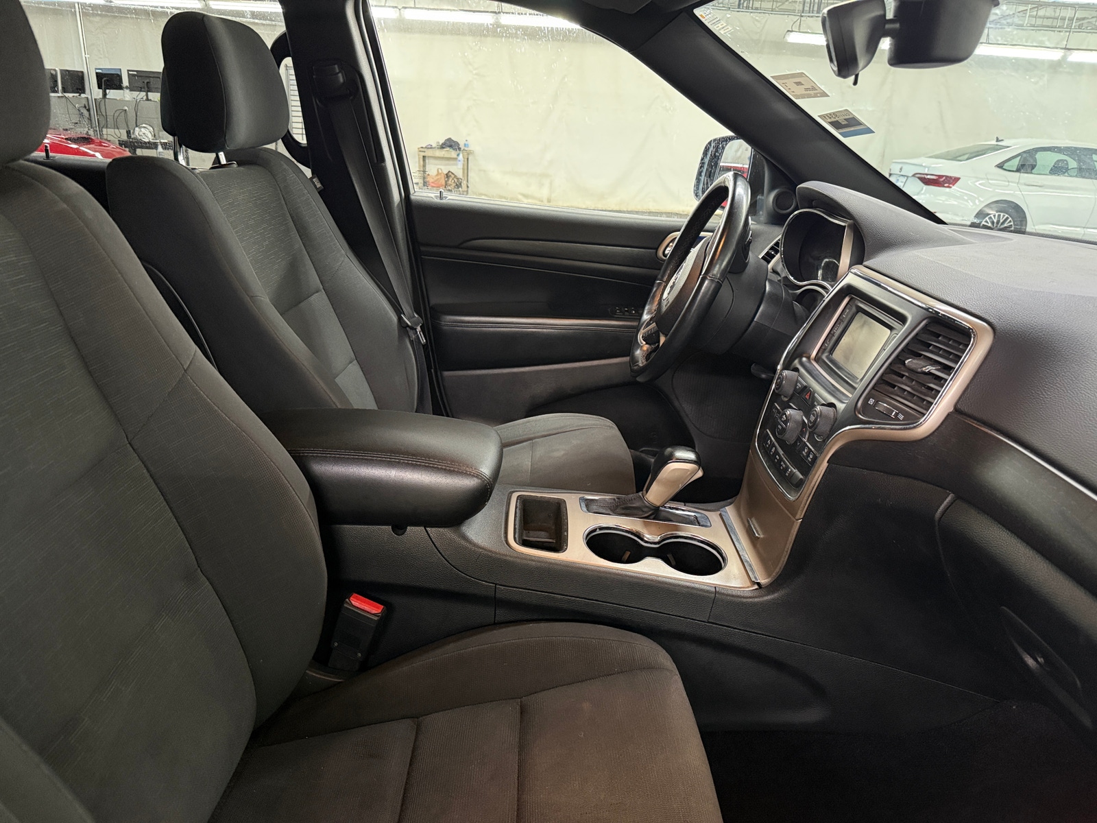 Thumbnail: 2017 Jeep Grand Cherokee - 2