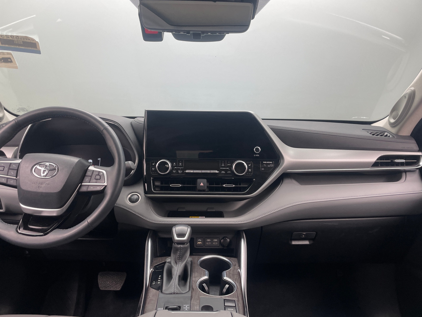 Thumbnail: 2024 Toyota Highlander - 3