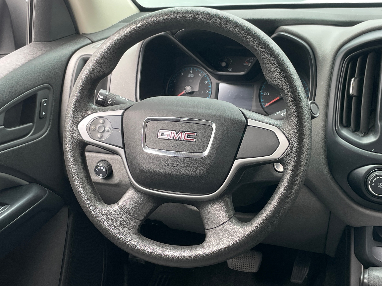 Thumbnail: 2018 GMC Canyon - 5