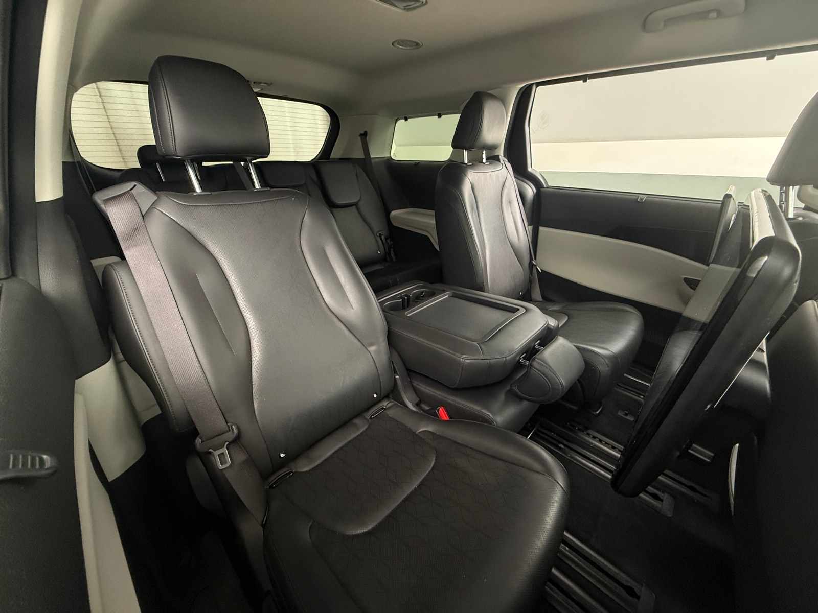 Thumbnail: 2022 Kia Carnival - 5