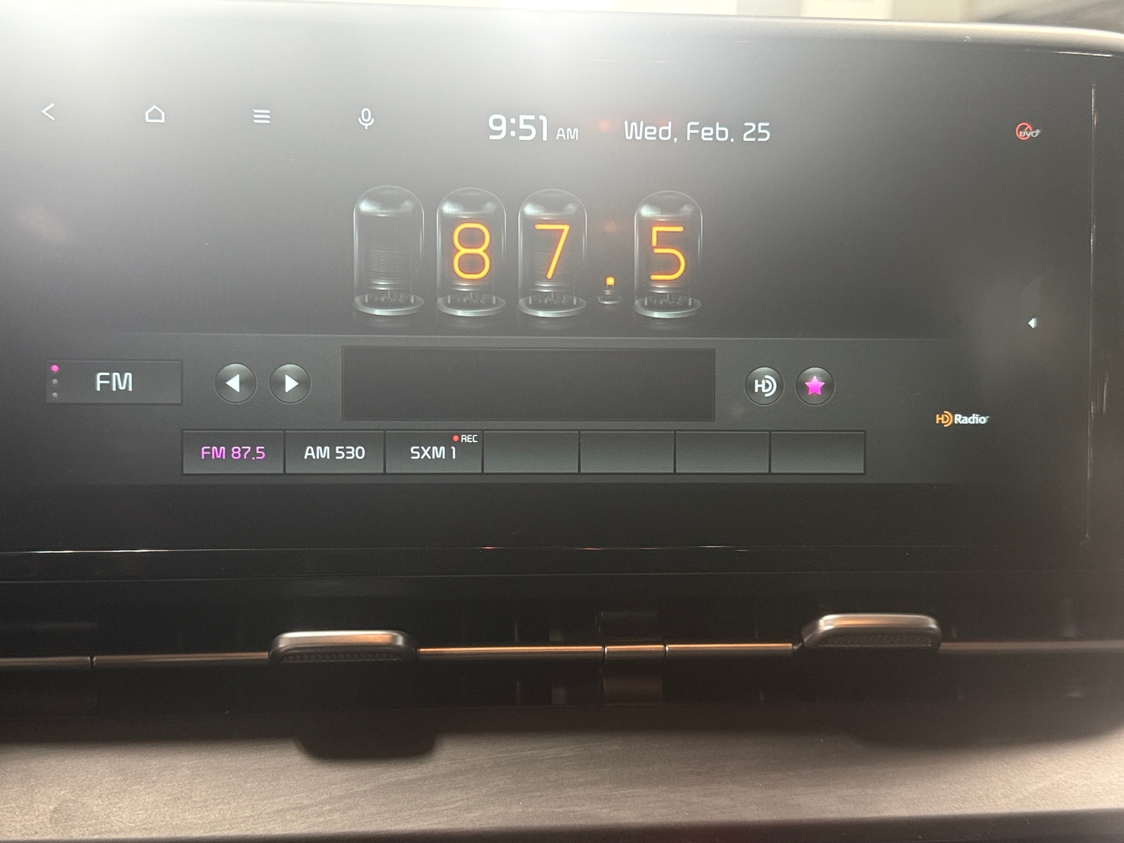 Thumbnail: 2022 Kia Carnival - 3