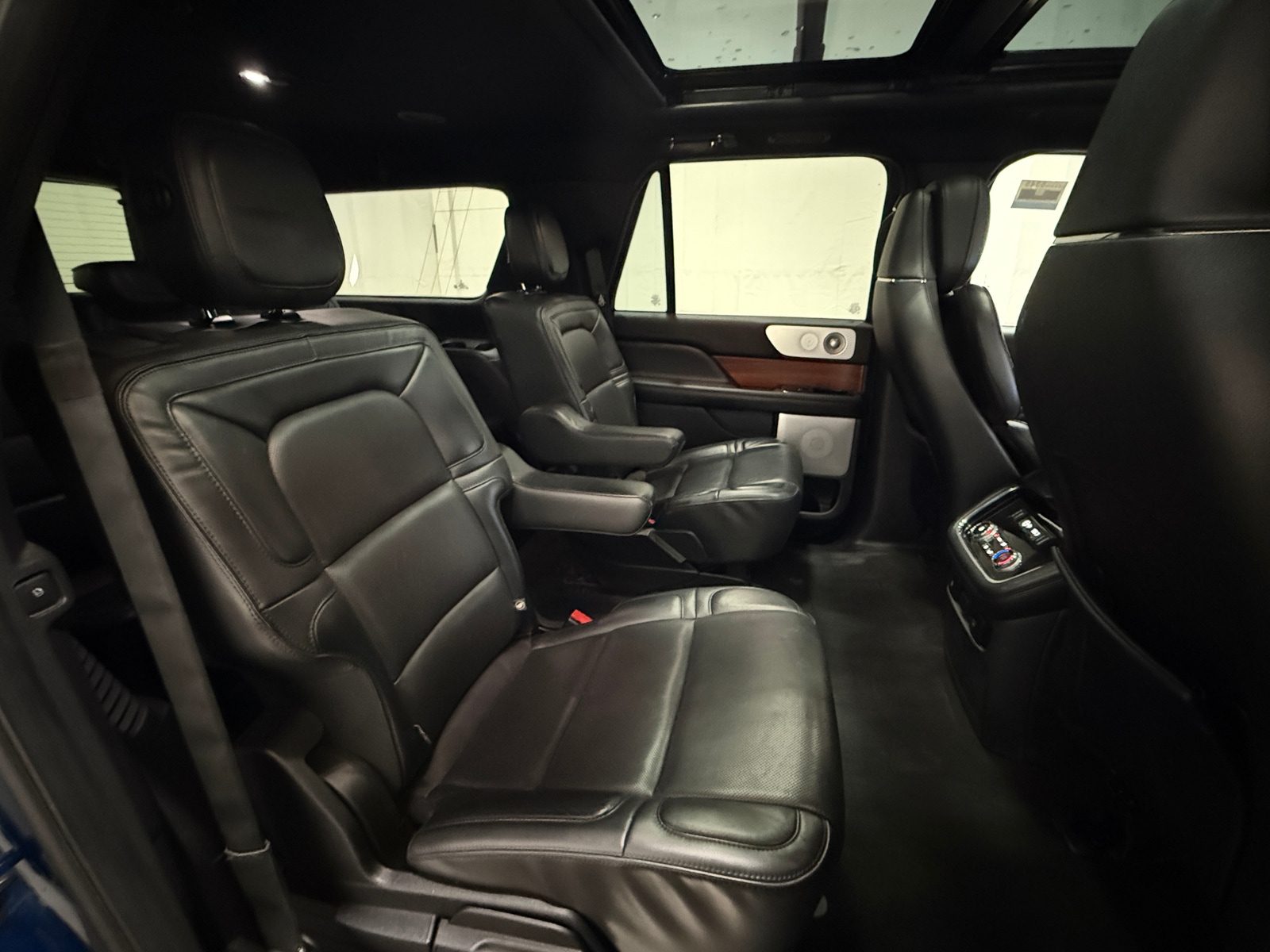 Thumbnail: 2019 Lincoln Navigator L - 5