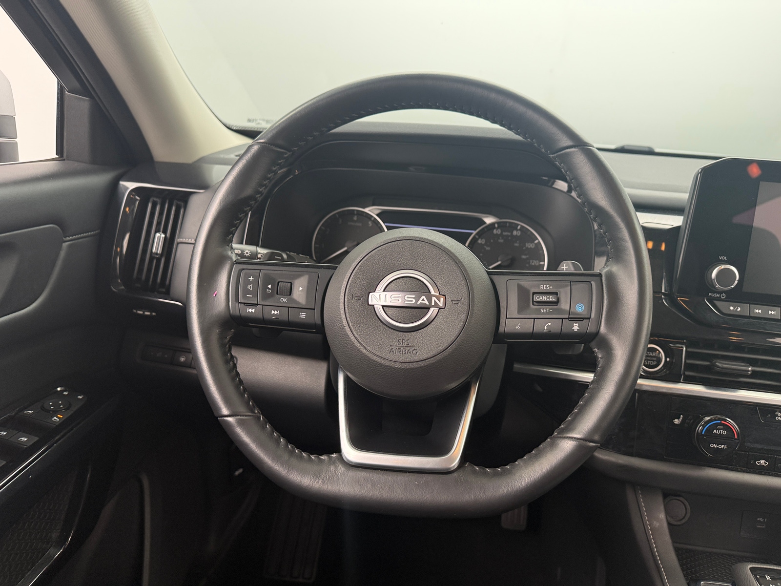 Thumbnail: 2022 Nissan Pathfinder - 5