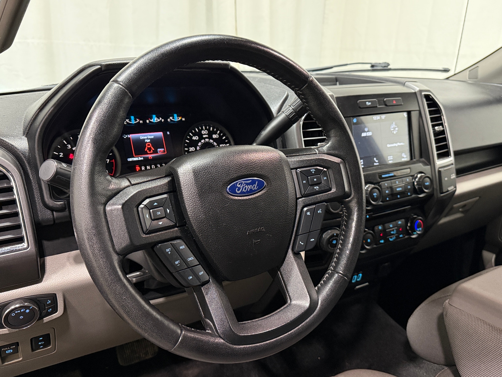 Thumbnail: 2017 Ford Econoline - 5