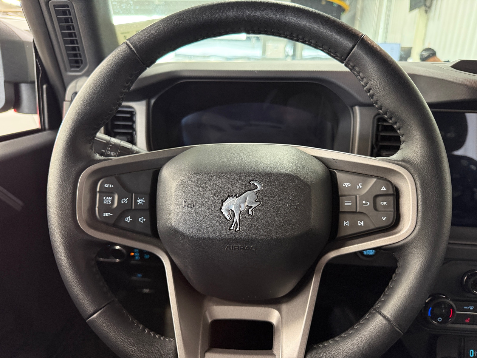 Thumbnail: 2025 Ford Bronco - 5