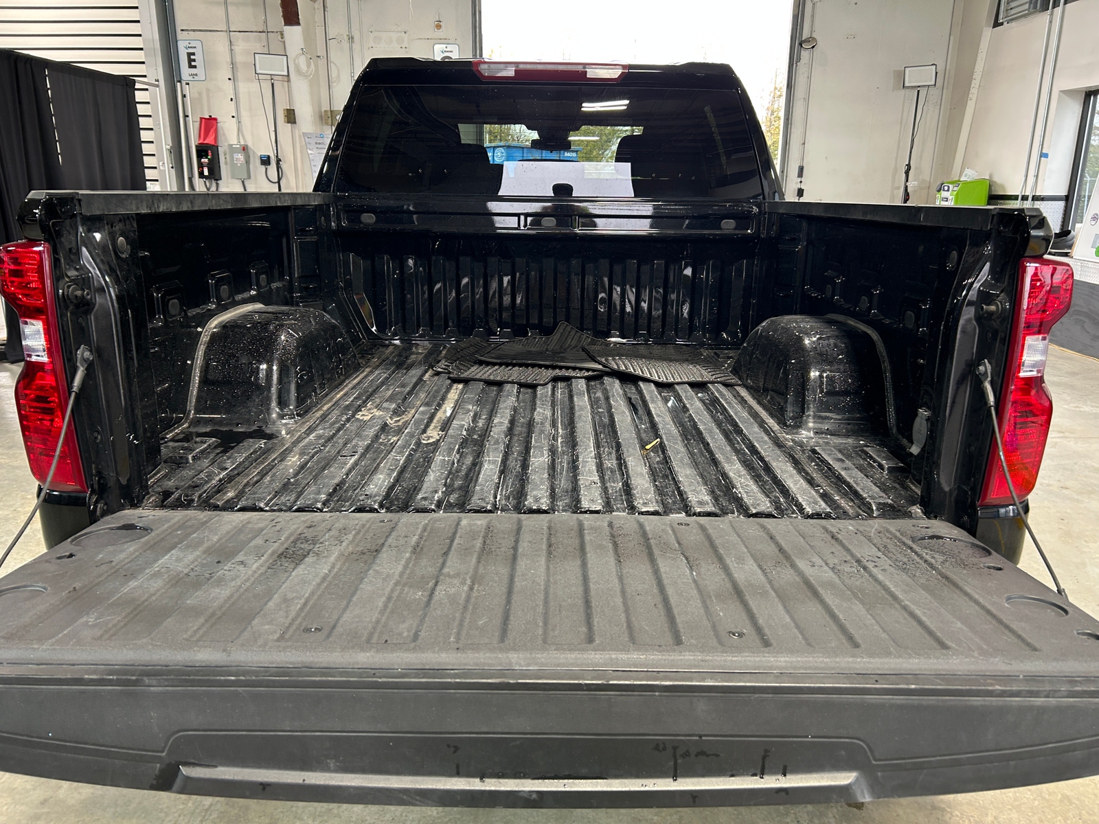 Thumbnail: 2023 Chevrolet Silverado 1500 - 7